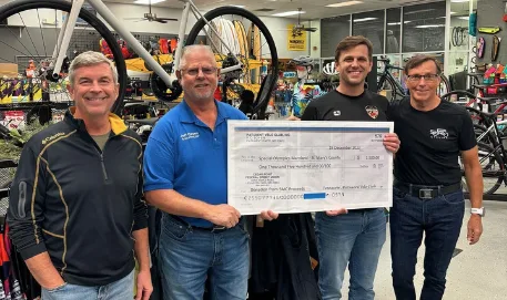 PaxVelo members supporting a local cause